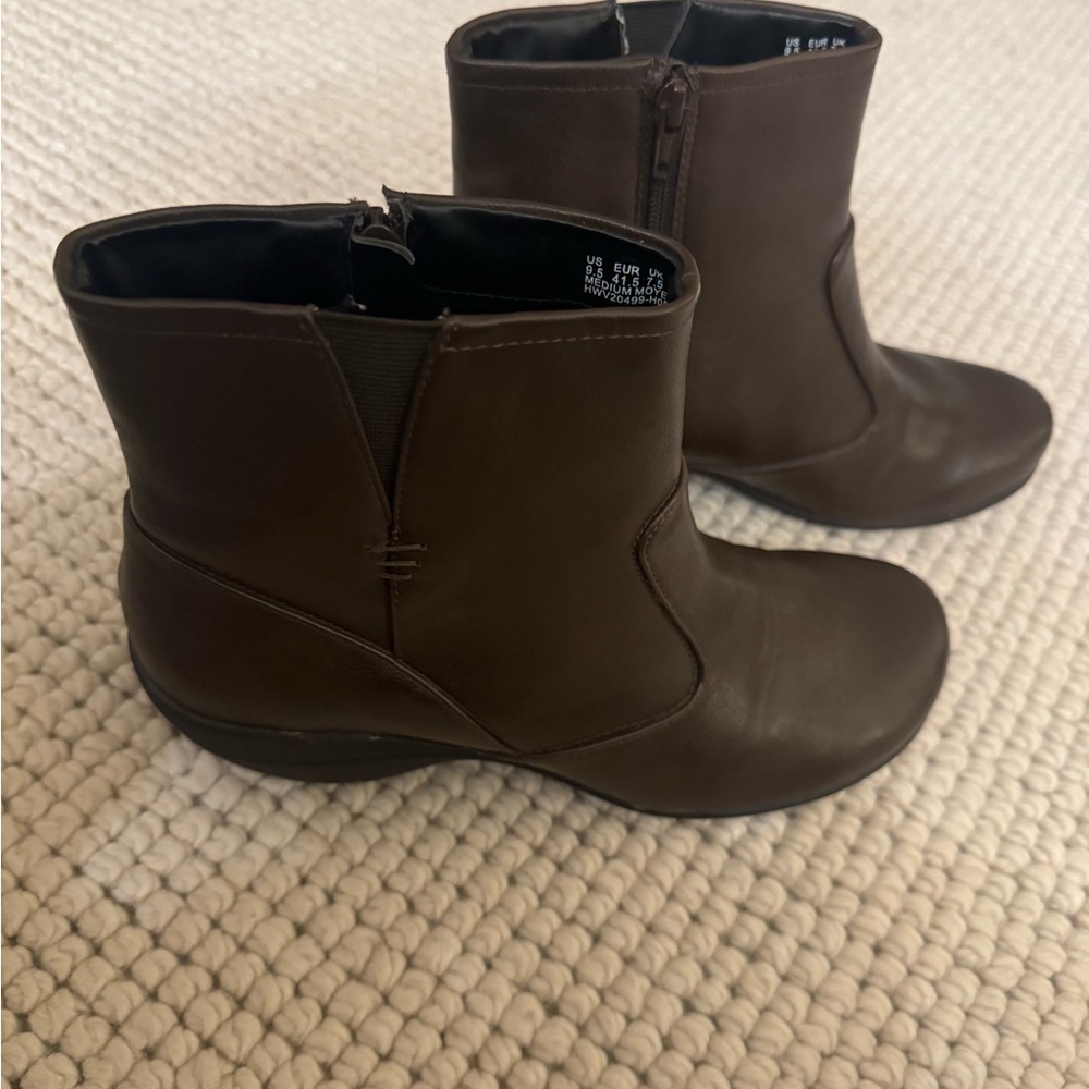 Hush Puppies Women's Fiona Alternative HWV20499-H00 Brown Zip Up Bootie US 9.5